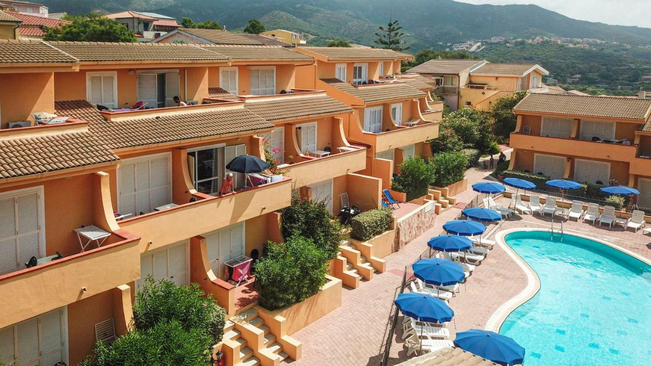 Residence Le Onde Badesi Exteriér fotografie